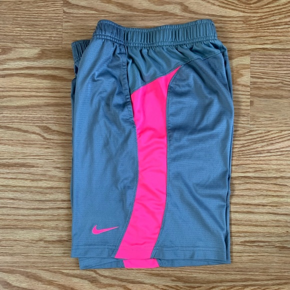 Nike DriFit athletic shorts - Picture 5 of 5